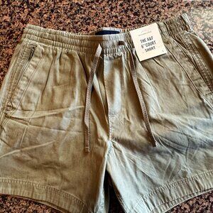 Abercrombie 6" Court Short